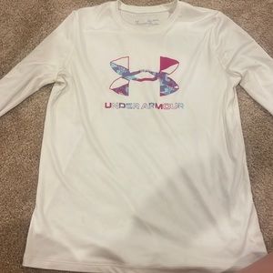 athletic long sleeve under armor shirt